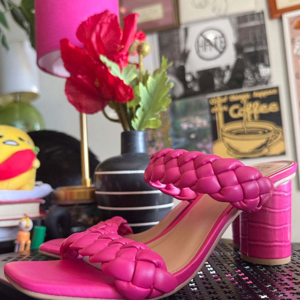HOT PINK MULES 💅🏼👙